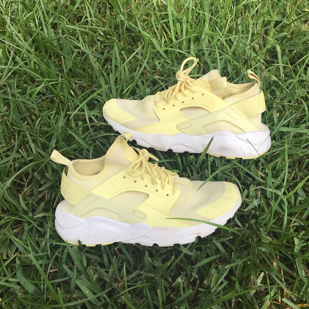 Yellow huaraches